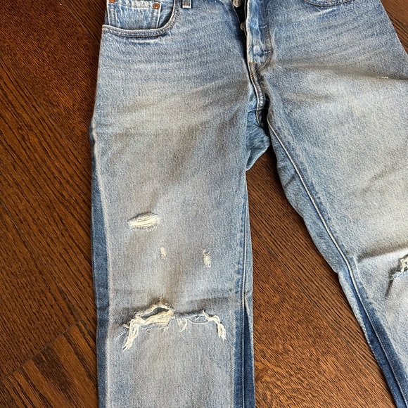 Levi’s Light Wash Ripped Jeans - Picture 4 of 5